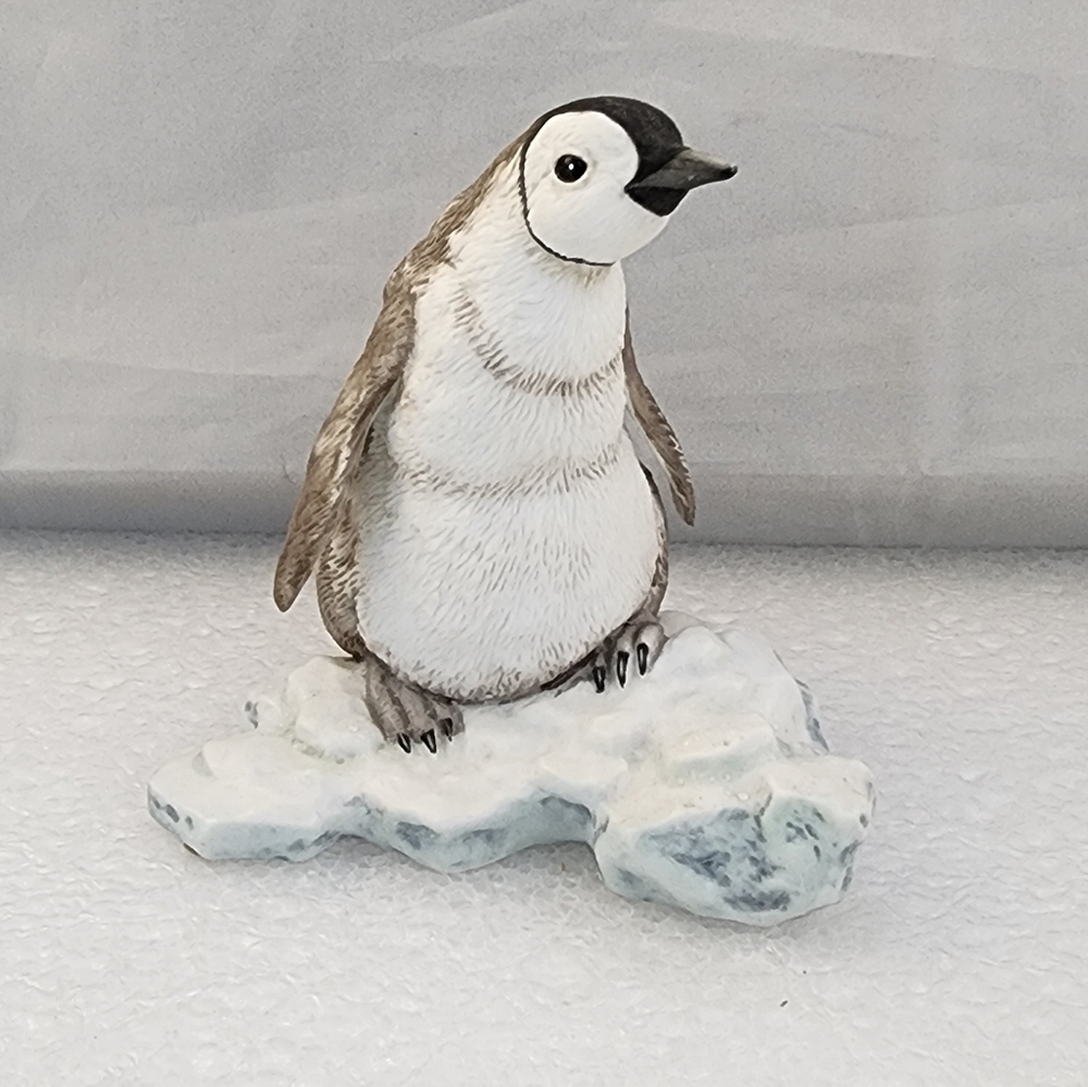 Maruri US 1990 Polar Expedition Collection Emperor Penguin Figurine P-9001